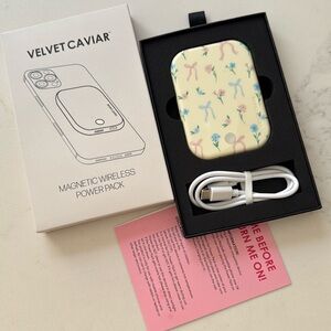 New Velvet Caviar yellow Floral bow magnetic Wireless Charger